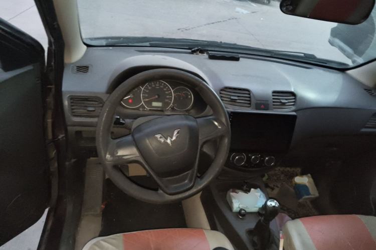Used Wuling Hongguang 2014 1.5L S Standard Version Steering Wheel