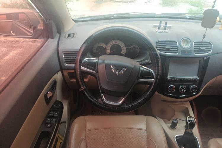 Used Wuling Hongguang 2014 1.5L S Comfort Model Steering Wheel