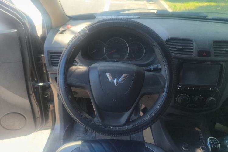 Used Wuling Hongguang 2014 1.2L Base Model China IV Steering Wheel