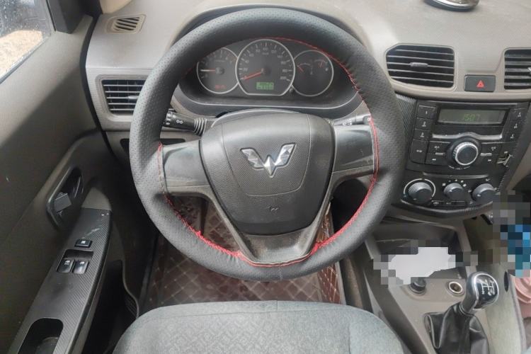 Used Wuling Hongguang 2014 1.2L Base Model China IV Steering Wheel