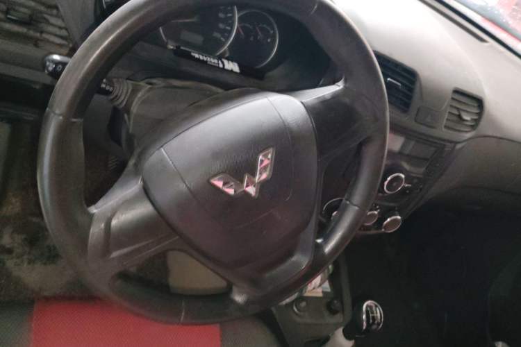 Used Wuling Hongguang 2014 1.5L S Standard Version Steering Wheel