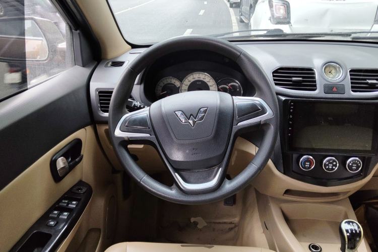 Used Wuling Hongguang 2014 1.5L S Comfort Model Steering Wheel