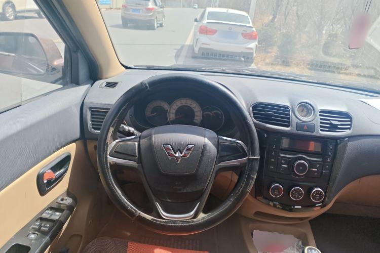 Used Wuling Hongguang 2014 1.5L S Comfort Model Steering Wheel