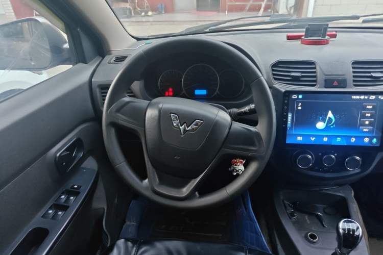 Used Wuling Hongguang 2014 1.5L S Standard Version Steering Wheel
