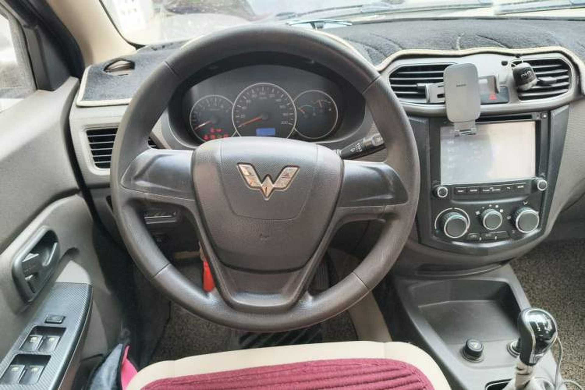 Used Wuling Hongguang 2014 1.2L S Standard Version China IV Standard Steering Wheel