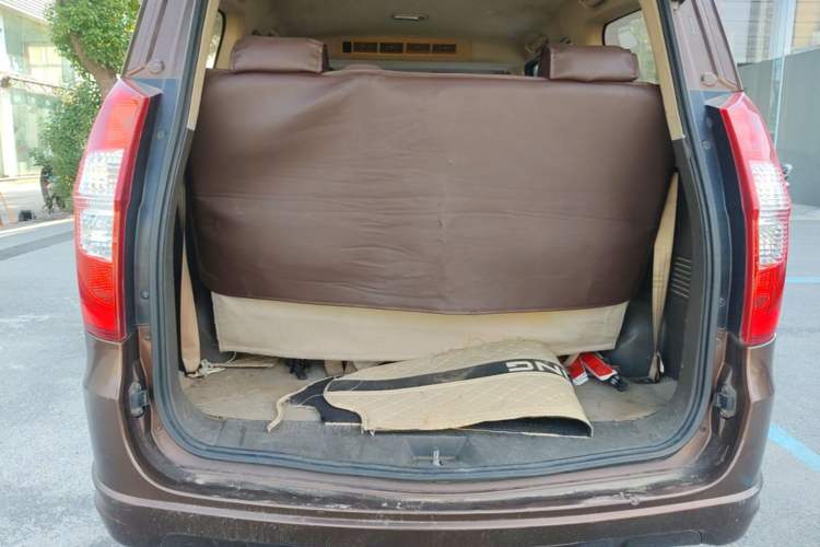 Used Wuling Hongguang 2014 1.5L S Standard Version Trunk