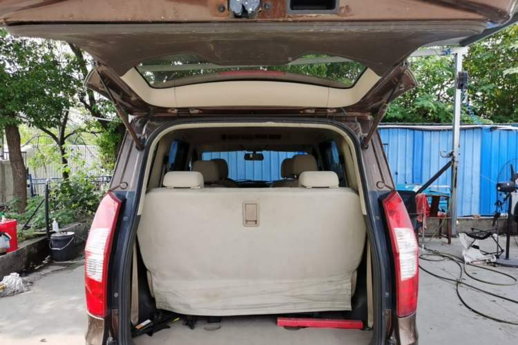 Used Wuling Hongguang 2014 1.5L S Standard Version Trunk