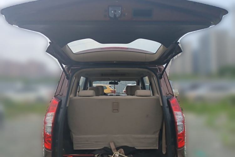Used Wuling Hongguang 2014 1.5L S Standard Version Trunk