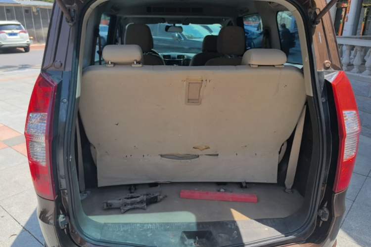 Used Wuling Hongguang 2014 1.5L S Standard Version Trunk
