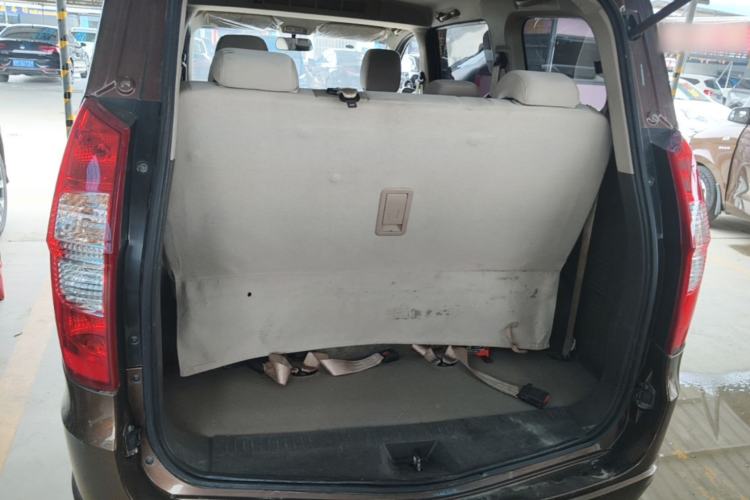 Used Wuling Hongguang 2014 1.5L S Standard Version Trunk