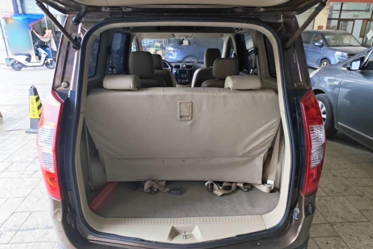 Used Wuling Hongguang 2014 1.5L S Comfort Model Trunk