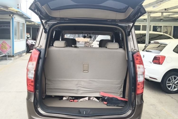 Used Wuling Hongguang 2014 1.5L S Standard Version Trunk