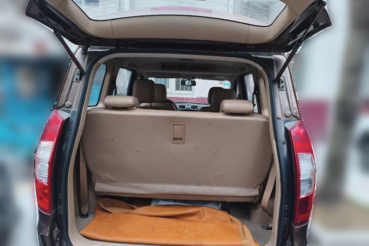 Used Wuling Hongguang 2014 1.5L S Comfort Model Trunk