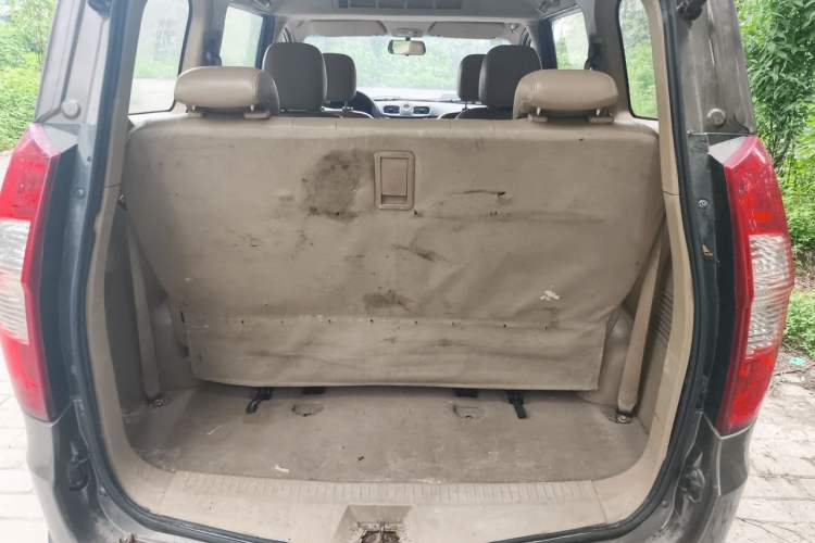 Used Wuling Hongguang 2014 1.5L S Comfort Model Trunk