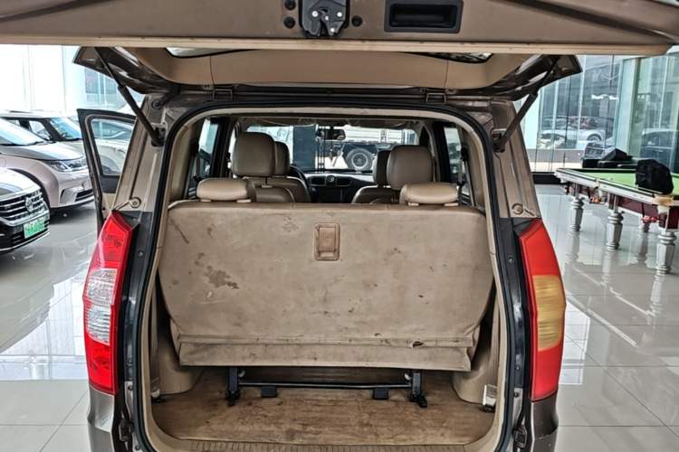 Used Wuling Hongguang 2014 1.5L S Luxury Model Trunk