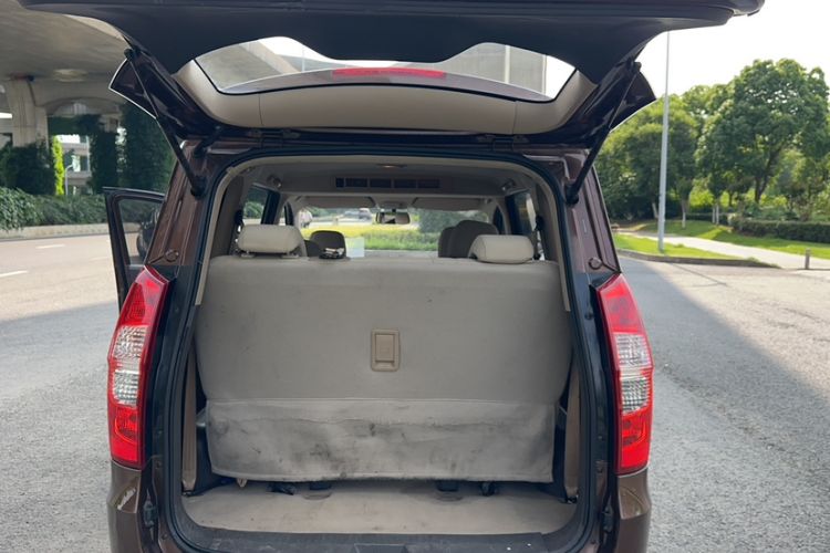 Used Wuling Hongguang 2014 1.5L S Standard Version Trunk