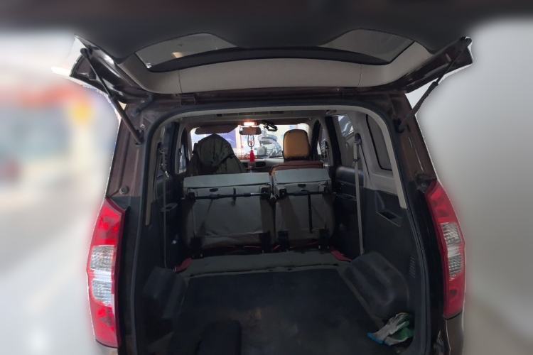 Used Wuling Hongguang 2014 1.5L S Standard Version Trunk