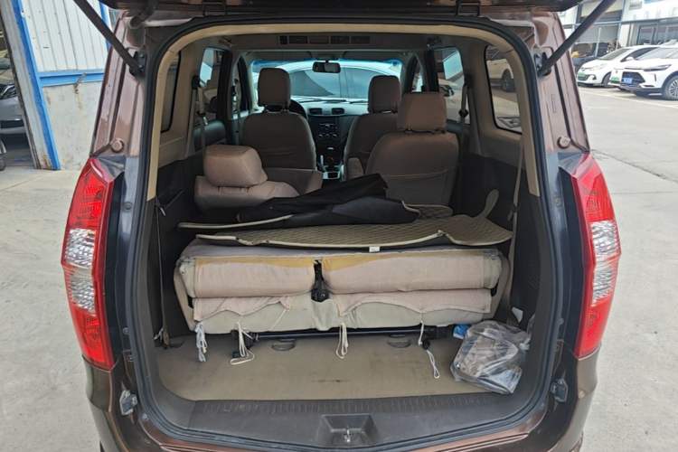 Used Wuling Hongguang 2014 1.5L S Standard Version Trunk