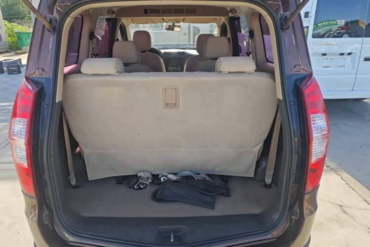 Used Wuling Hongguang 2014 1.5L S Standard Version Trunk