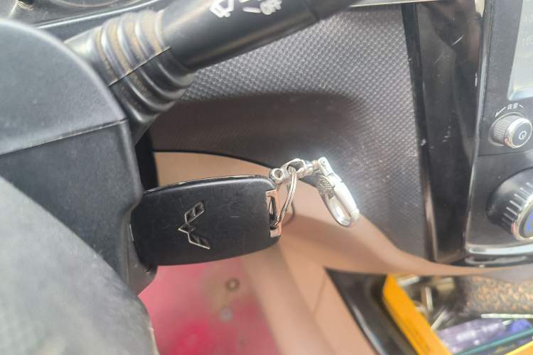 Used Wuling Hongguang 2014 1.5L S Luxury Model Vehicle Key