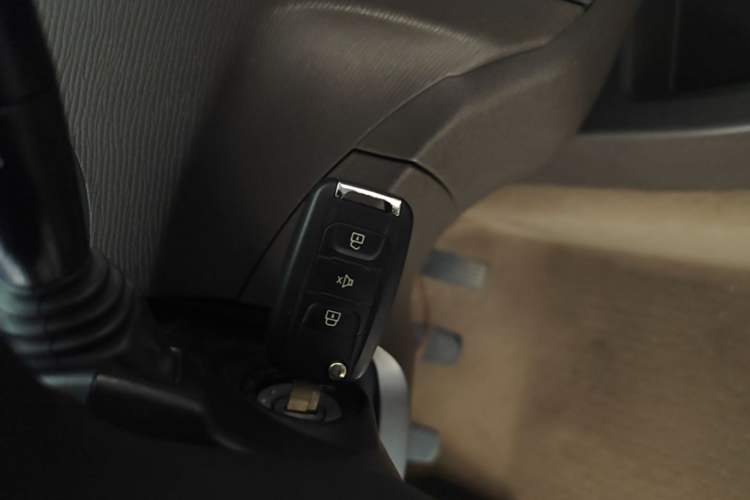 Used Wuling Hongguang 2014 1.5L S Standard Version Vehicle Key