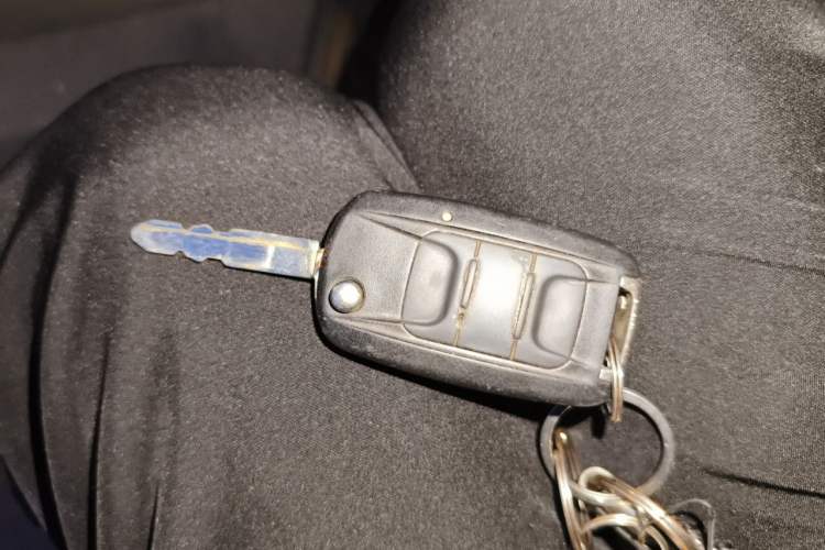 Used Wuling Hongguang 2014 1.5L S Luxury Model Vehicle Key