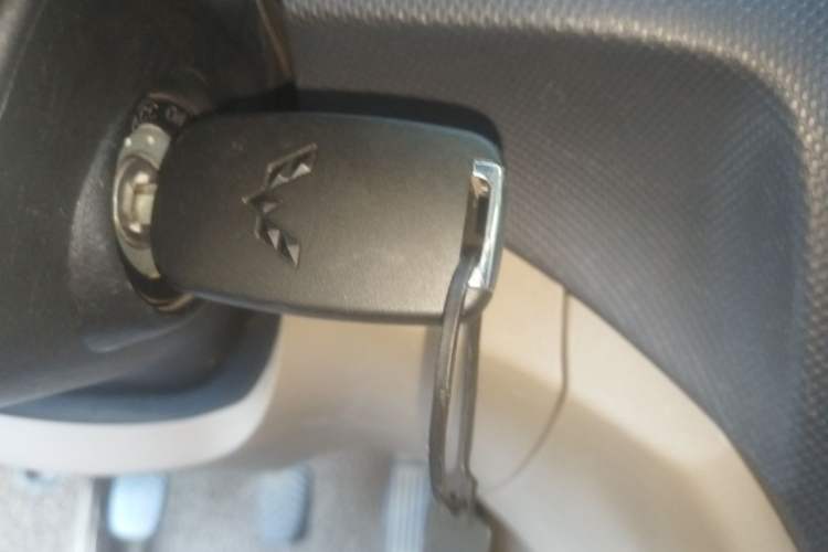 Used Wuling Hongguang 2014 1.5L S Luxury Model Vehicle Key