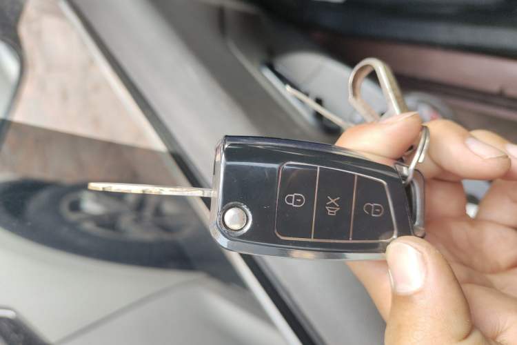 Used Wuling Hongguang 2014 1.5L S Standard Version Vehicle Key
