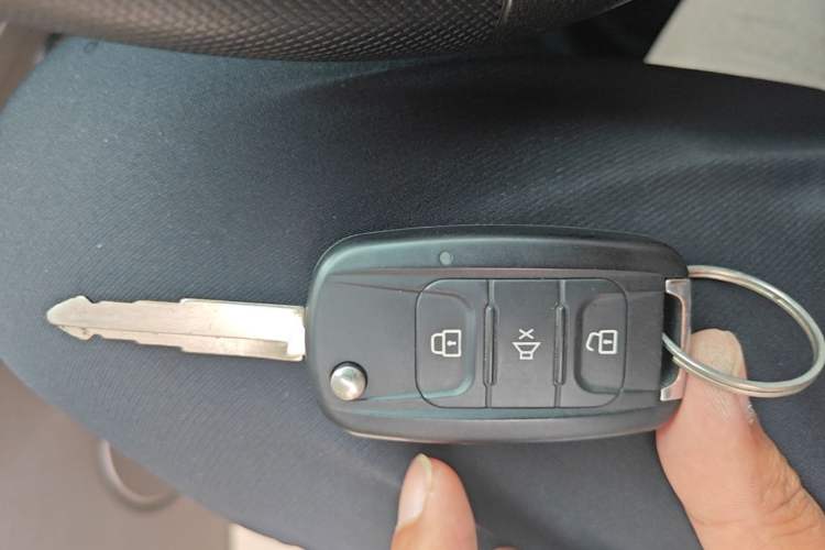 Used Wuling Hongguang 2014 1.5L S Standard Version Vehicle Key