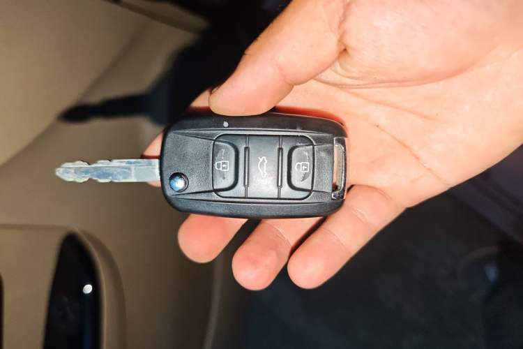 Used Wuling Hongguang 2014 1.5L S Automatic Luxury Model Vehicle Key