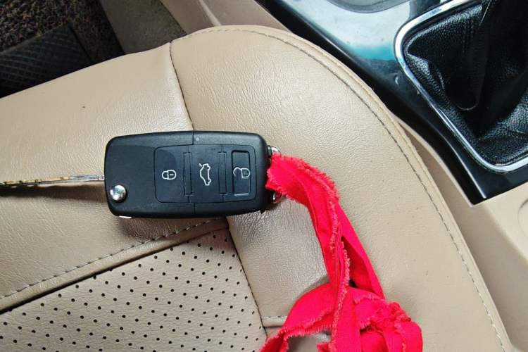 Used Wuling Hongguang 2014 1.5L S Luxury Model Vehicle Key
