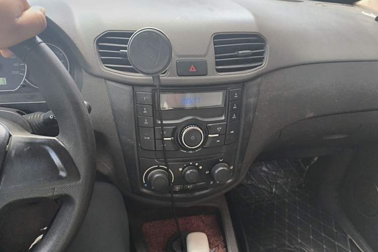 Used Wuling Hongguang 2014 1.5L Base Version Audio And AC Panel
