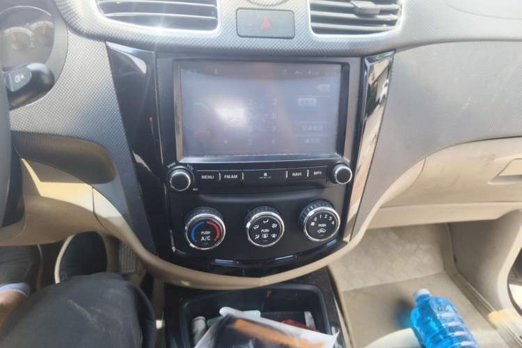 Used Wuling Hongguang 2014 1.5L S Luxury Model Audio And AC Panel