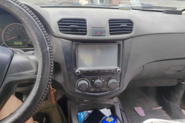 Used Wuling Hongguang 2014 1.5L Standard Version Audio And AC Panel