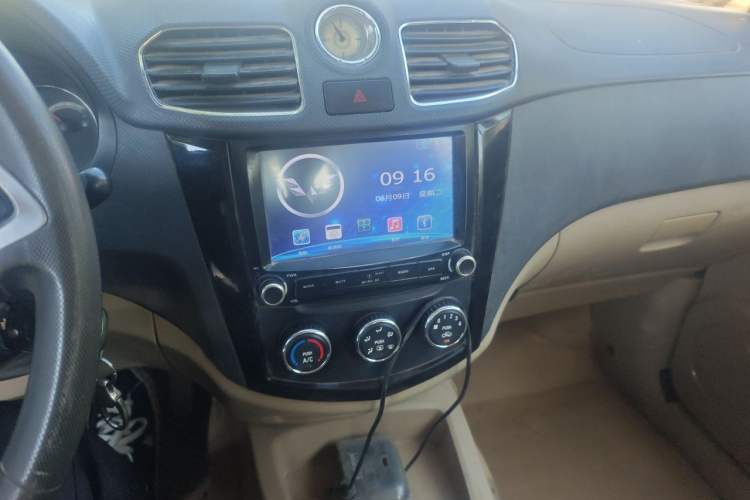 Used Wuling Hongguang 2014 1.5L S Standard Version Audio And AC Panel