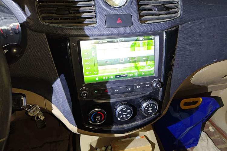 Used Wuling Hongguang 2014 1.5L S Comfort Model Audio And AC Panel