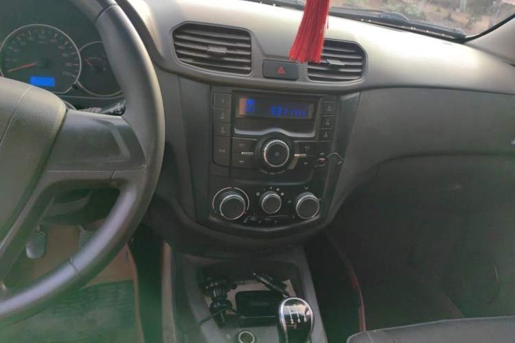 Used Wuling Hongguang 2014 1.5L S Standard Version Audio And AC Panel