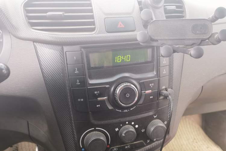 Used Wuling Hongguang 2014 1.2L Base Model China IV Audio And AC Panel