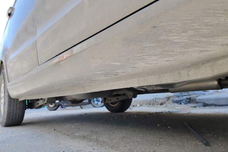 Used Wuling Hongguang 2014 1.2L S Standard Version China IV Standard Chassis Front Right