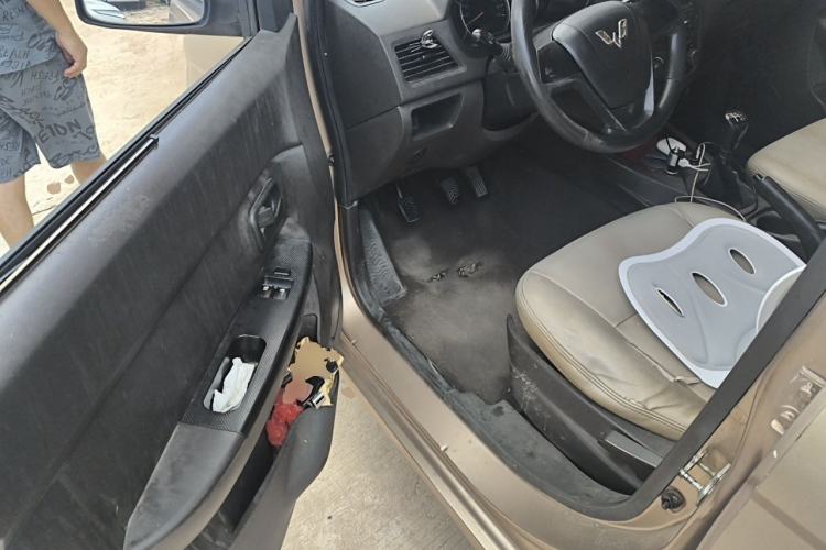 Used Wuling Hongguang 2014 1.5L Base Version Driver Seat