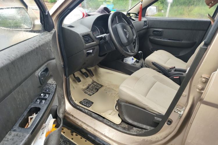 Used Wuling Hongguang 2014 1.5L Standard Version Driver Seat