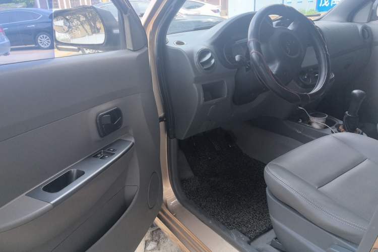 Used Wuling Hongguang 2014 1.2L Base Model China IV Driver Seat
