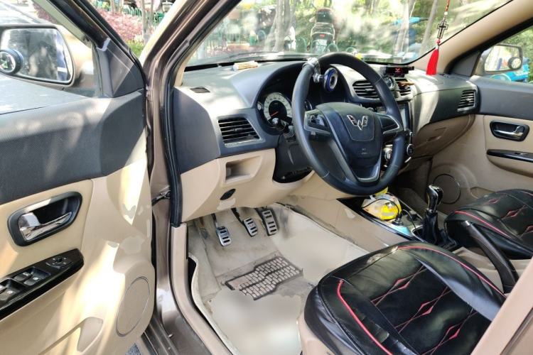 Used Wuling Hongguang 2014 1.5L S Luxury Model Driver Seat