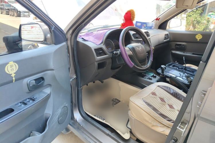 Used Wuling Hongguang 2014 1.2L S Standard Version China IV Standard Driver Seat