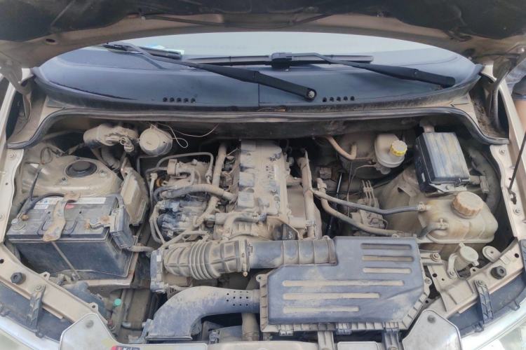 Used Wuling Hongguang 2014 1.5L Standard Version Engine Bay