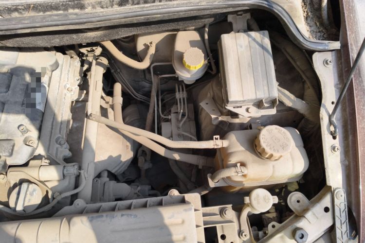 Used Wuling Hongguang 2014 1.5L S Luxury Model Engine Bay Left