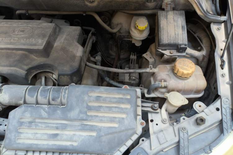 Used Wuling Hongguang 2014 1.5L S Luxury Model Engine Bay Left