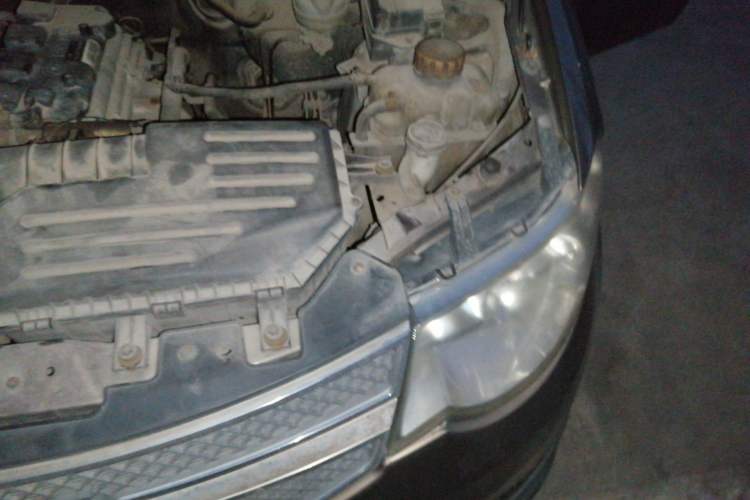 Used Wuling Hongguang 2014 1.5L S Comfort Model Engine Bay Left