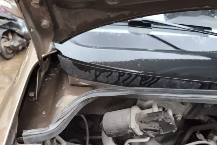 Used Wuling Hongguang 2014 1.5L S Comfort Model Engine Bay Right