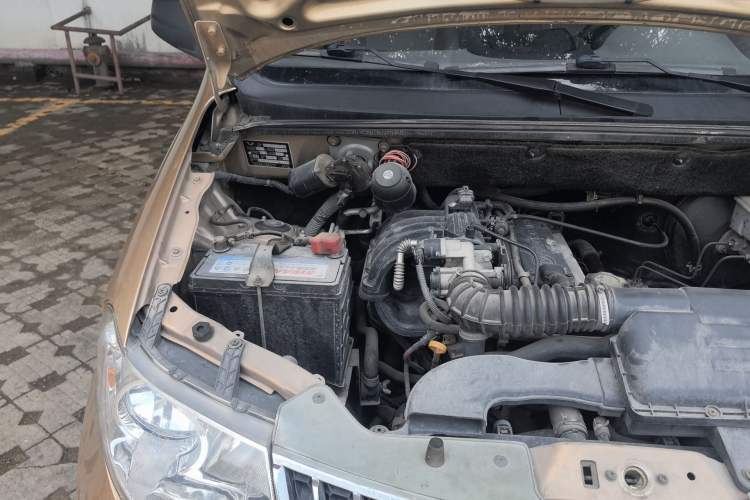 Used Wuling Hongguang 2014 1.2L Base Model China IV Engine Bay Right